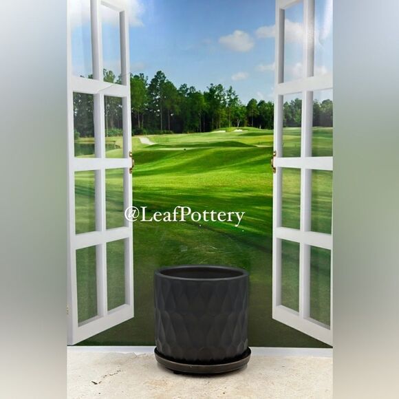Black Link (SM) Ceramic Planter Pot with Saucer Attached - Picture 6 of 9